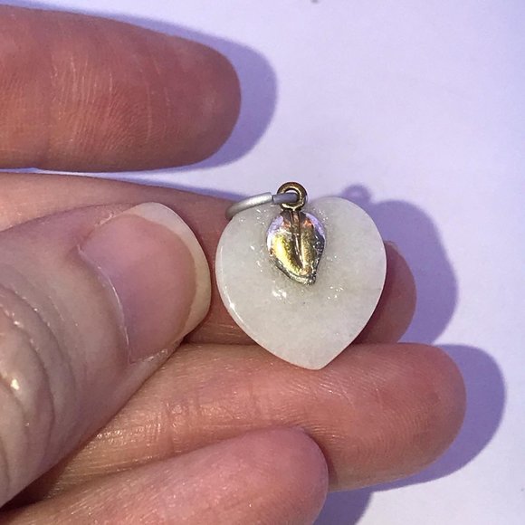 Snowy Quartz Heart Pendant - Picture 14 of 15